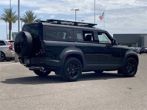 Used 2023 Land Rover Defender 130 SE image 6