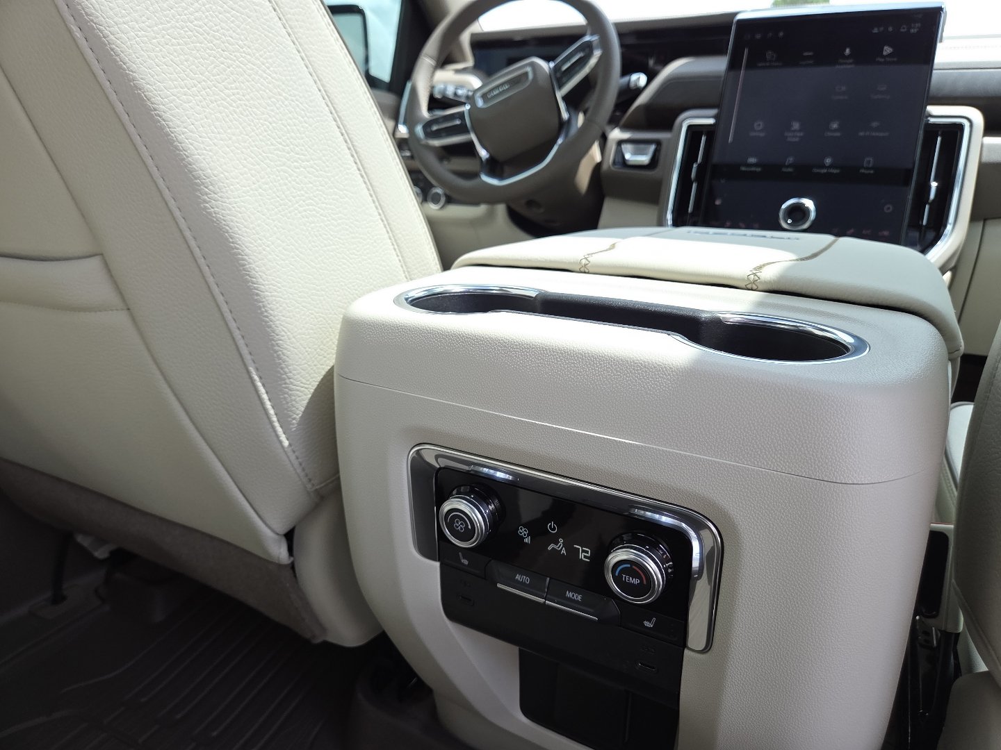 New 2026 GMC Yukon Denali w/ Sun & Power Step Package AWD/4WD image 27