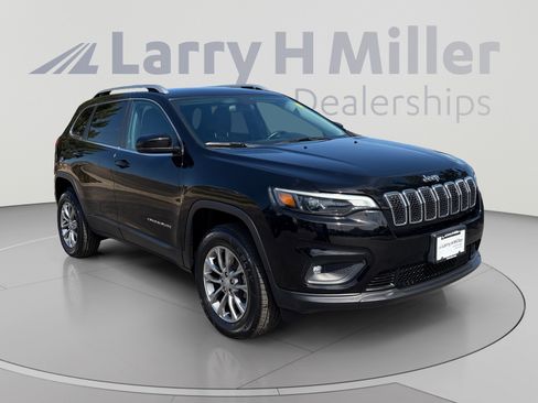 Used 2019 Jeep Cherokee Latitude Plus w/ Cold Weather Group AWD/4WD image 7
