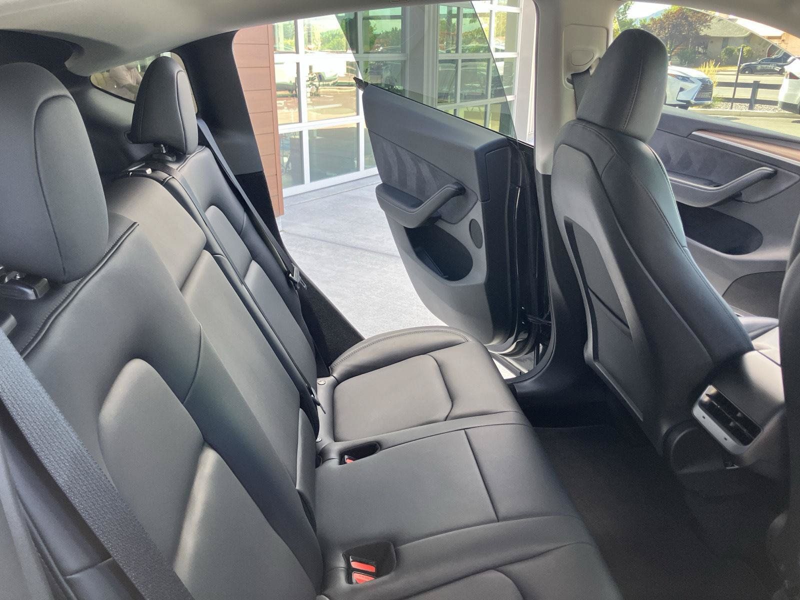 Used 2024 Tesla Model Y Long Range AWD/4WD image 19