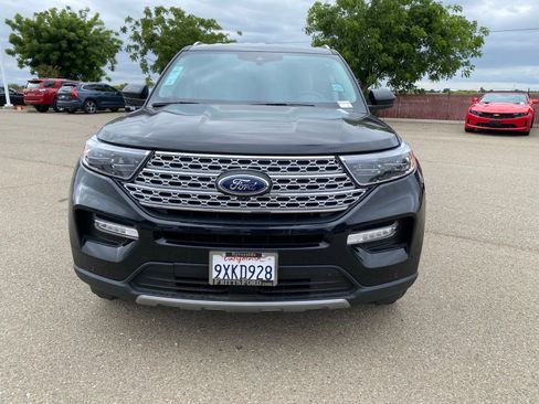 Used 2024 Ford Explorer Limited AWD/4WD image 2