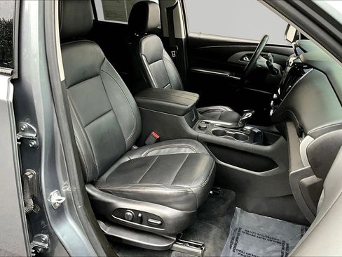 Used 2021 Chevrolet Traverse RS w/ LPO, Floor Liner Package FWD image 30