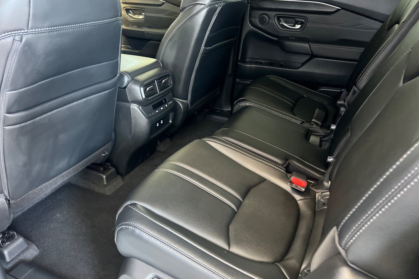 New 2026 Honda Pilot Touring image 9