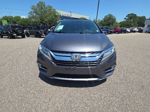 Used 2018 Honda Odyssey Elite image 3