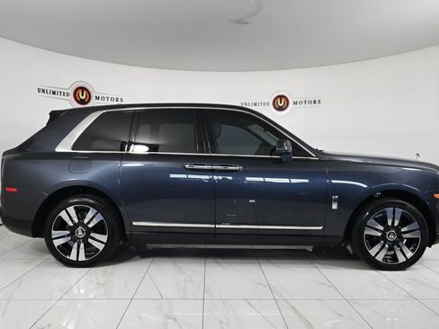 Used 2019 Rolls-Royce Cullinan image 2