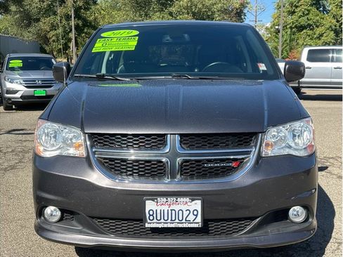 Used 2019 Dodge Grand Caravan SXT FWD image 2