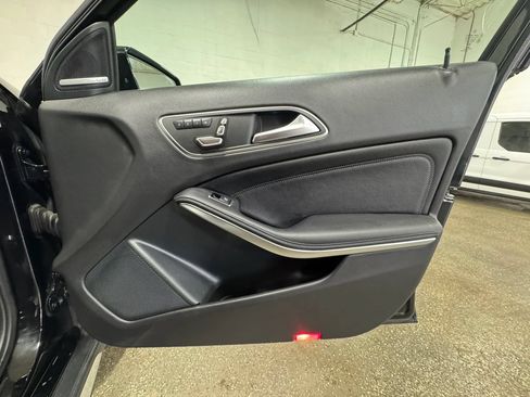 Used 2019 Mercedes-Benz GLA 250 4MATIC image 31