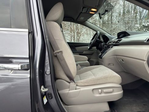 Used 2016 Honda Odyssey EX image 25