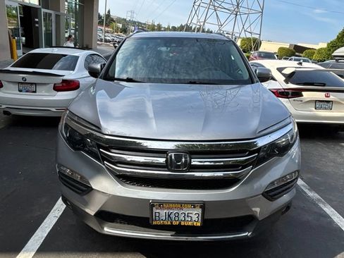 Used 2017 Honda Pilot Elite image 3