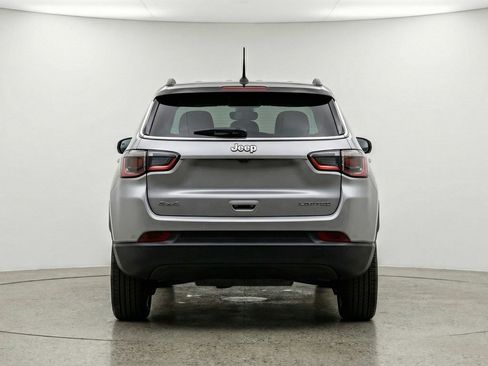 Used 2025 Jeep Compass Limited image 7