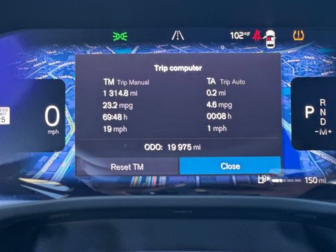 Certified 2025 Volvo XC40 B5 Core AWD/4WD image 27