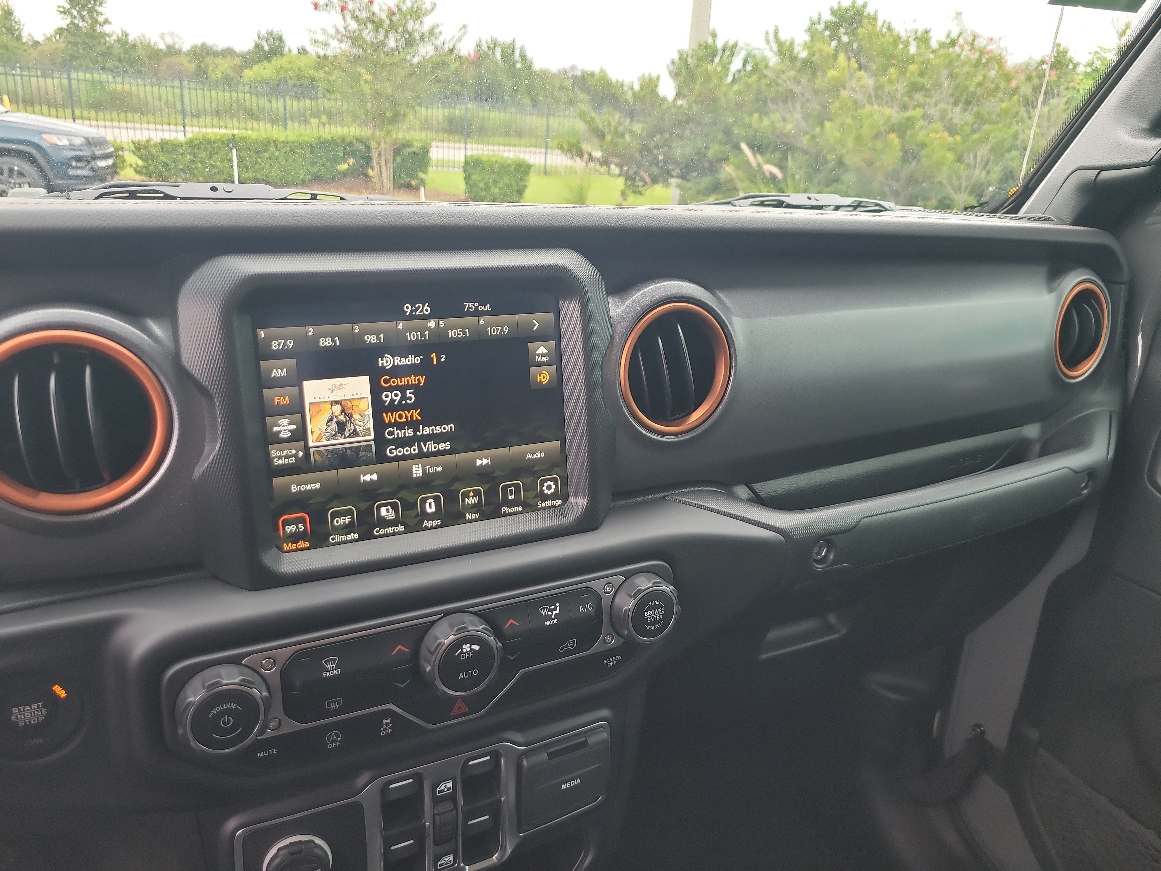 Used 2022 Jeep Gladiator Mojave AWD/4WD image 21