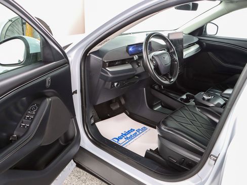Used 2022 Ford Mustang Mach-E Select image 3