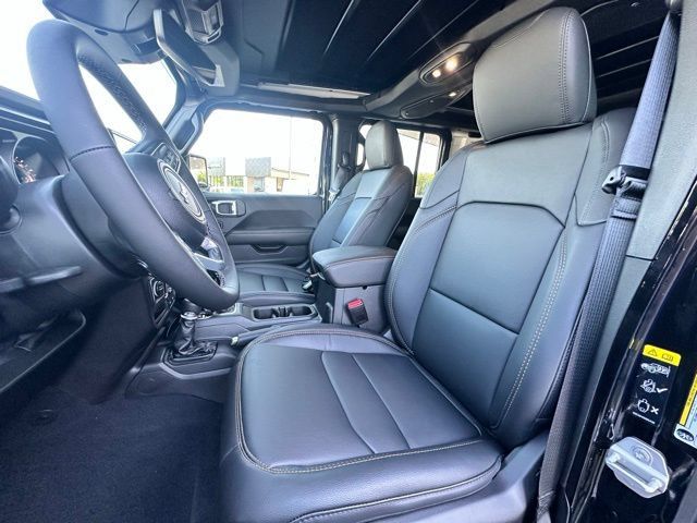 New 2025 Jeep Wrangler Unlimited Sahara AWD/4WD image 12