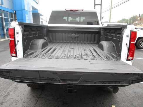 New 2026 Chevrolet Silverado 2500 ZR2 image 5