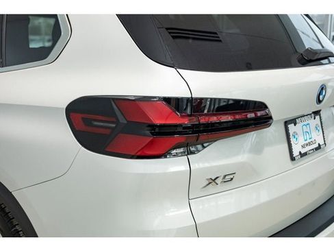 New 2026 BMW X5 xDrive50e w/ Premium Package image 49