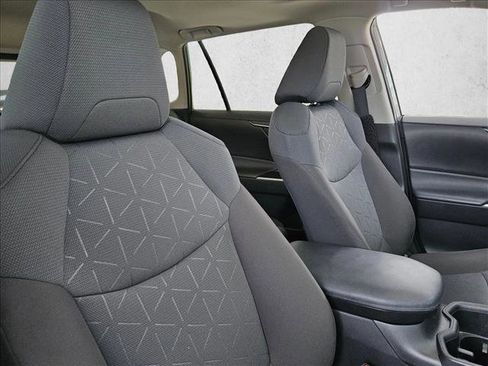 Used 2023 Toyota RAV4 XLE w/ Convenience Package image 25