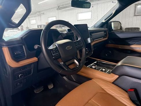 Used 2024 Ford Expedition Platinum AWD/4WD image 8