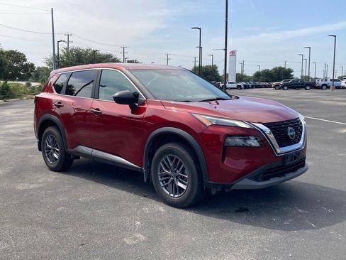 Used 2023 Nissan Rogue S image 3