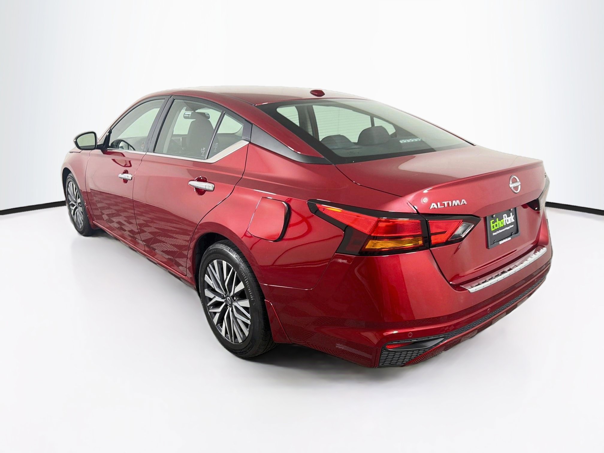 Used 2023 Nissan Altima 2.5 SV FWD image 5