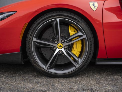 Used 2023 Ferrari 296 GTB RWD image 22