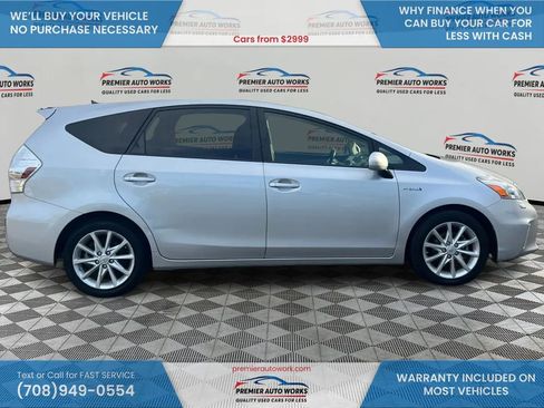 Used 2013 Toyota Prius V Five image 8