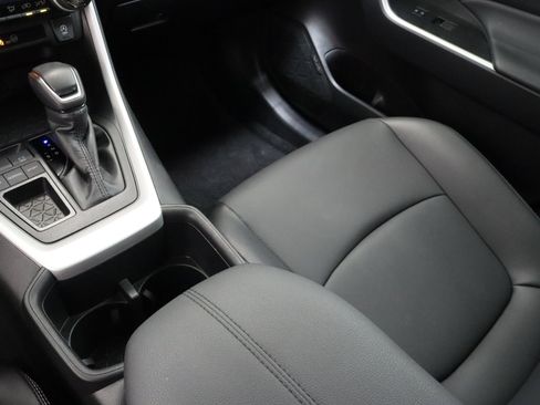 Used 2025 Toyota RAV4 XLE Premium FWD image 17