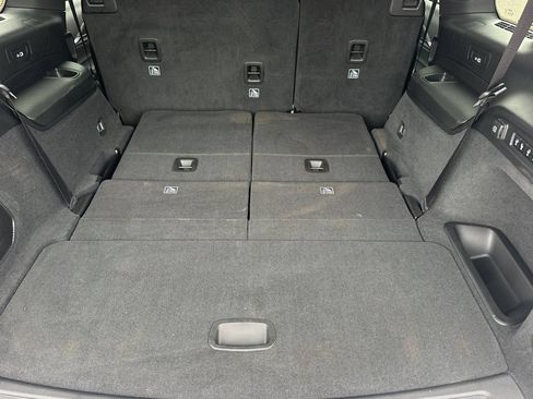 Used 2023 Jeep Grand Cherokee L Overland RWD image 15
