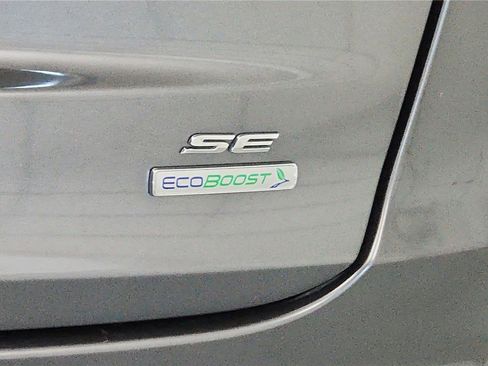 Used 2020 Ford Fusion SE image 40