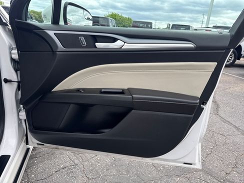 Used 2015 Ford Fusion Titanium FWD image 27