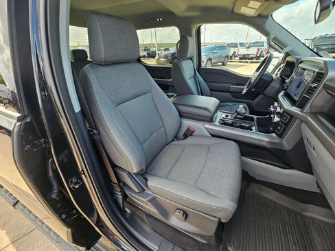 Used 2025 Ford F150 Lightning XLT image 31