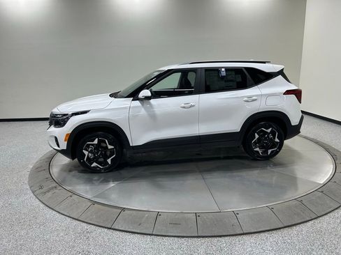 New 2026 Kia Seltos S image 8