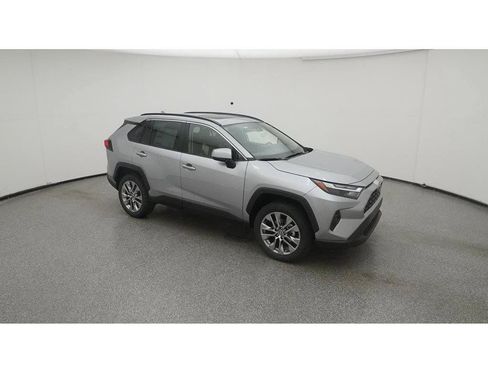 Used 2023 Toyota RAV4 XLE Premium FWD image 16