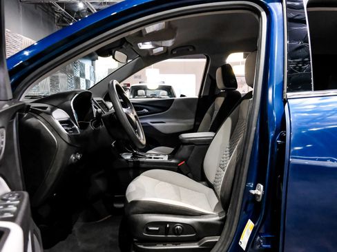 Used 2020 Chevrolet Equinox LT FWD image 4