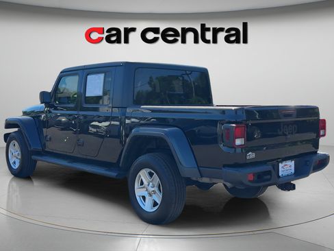 Used 2023 Jeep Gladiator Sport AWD/4WD image 3