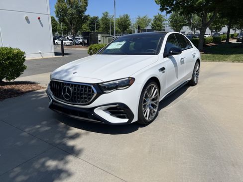 New 2026 Mercedes-Benz E 53 AMG e 4MATIC Sedan image 5