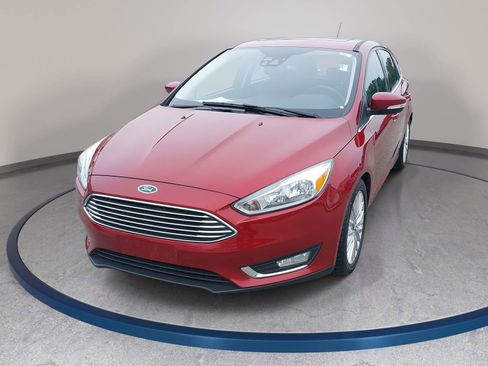 Used 2017 Ford Focus Titanium w/ Titanium Technology Package FWD image 1