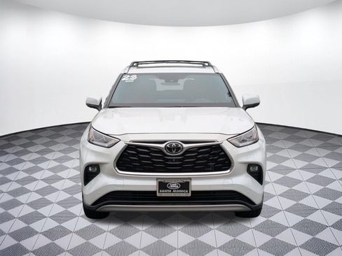 Used 2023 Toyota Highlander Platinum FWD image 8
