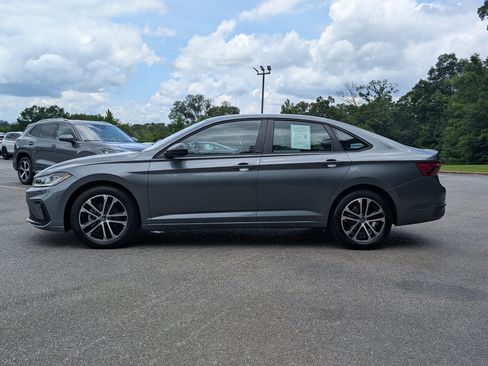 Used 2025 Volkswagen Jetta Sport FWD image 6