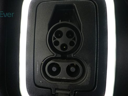 Used 2024 Rivian R1S Adventure AWD/4WD image 10