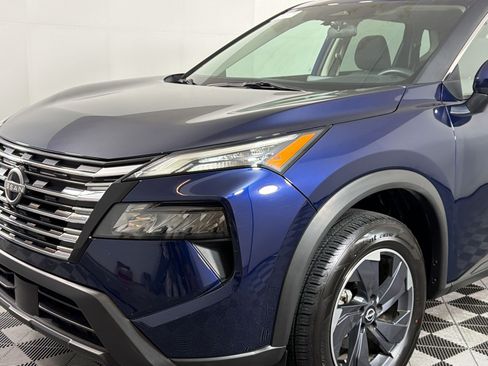 Used 2024 Nissan Rogue SV FWD image 9