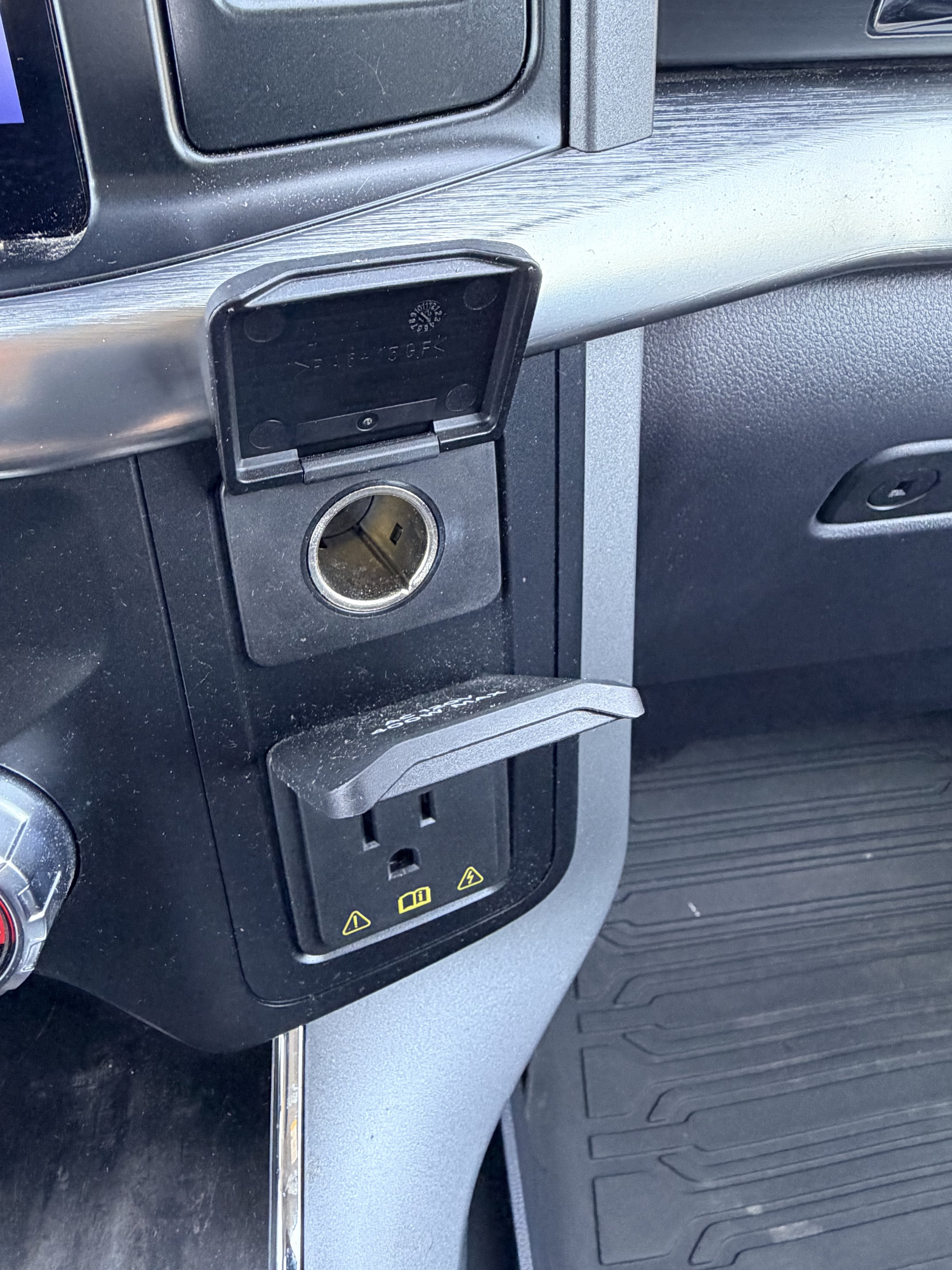 Used 2022 Ford F150 Lariat w/ Equipment Group 502A High AWD/4WD image 11