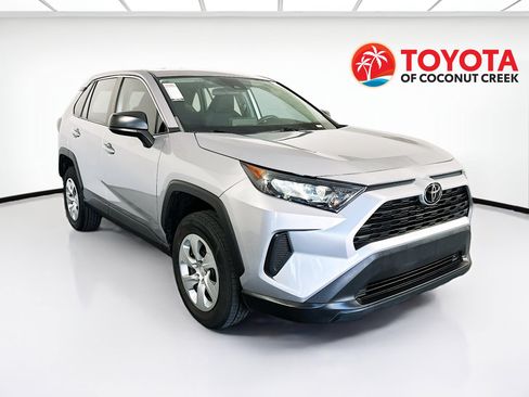 Used 2022 Toyota RAV4 LE FWD image 1