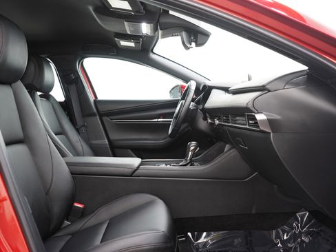 Used 2023 MAZDA MAZDA3 s FWD image 11