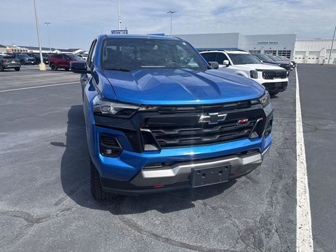 Used 2023 Chevrolet Colorado Z71 w/ Z71 Convenience Package 2 AWD/4WD image 6