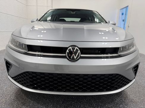 New 2026 Volkswagen Jetta SE FWD image 10