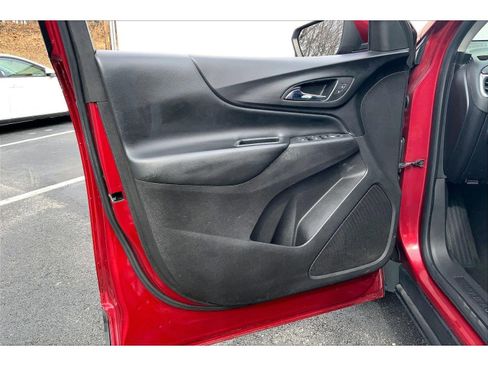 Used 2018 Chevrolet Equinox LT image 21