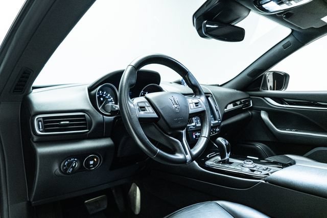 Used 2017 Maserati Levante AWD/4WD image 23