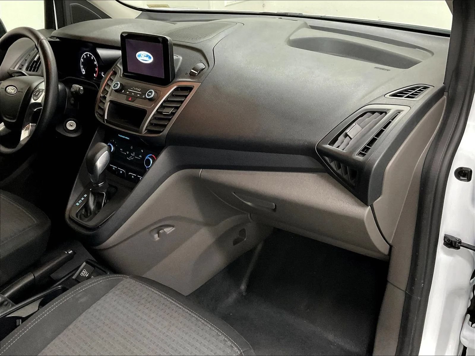 Used 2022 Ford Transit Connect XLT FWD image 11