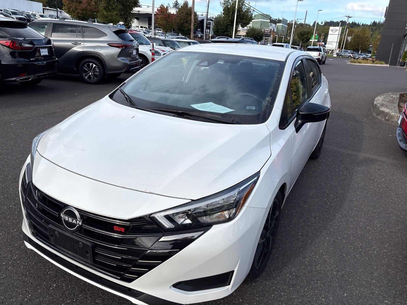 Used 2025 Nissan Versa SR FWD image 1